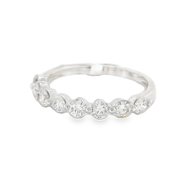 Eight Round Shaped Diamond Ring