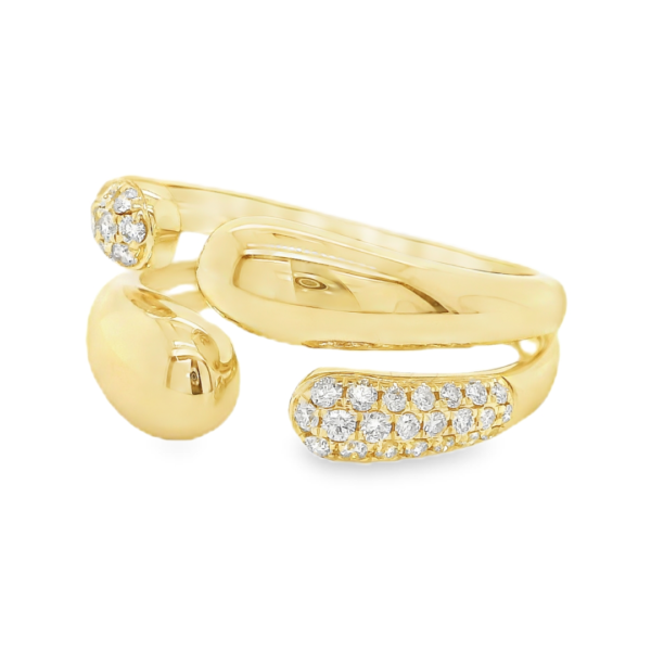 Semi Closed Diamond N Yellow Gold Ring